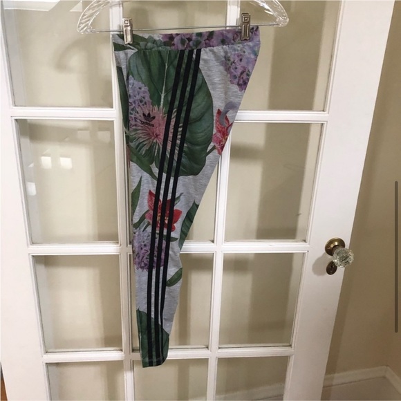 Adidas Gray Floral Leggings size XS - Picture 7 of 7